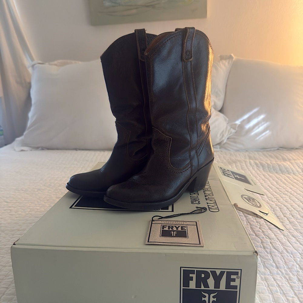 Frye Leather Carmen Pull on Boots Dark Brown  7.5 recently resoled just like new